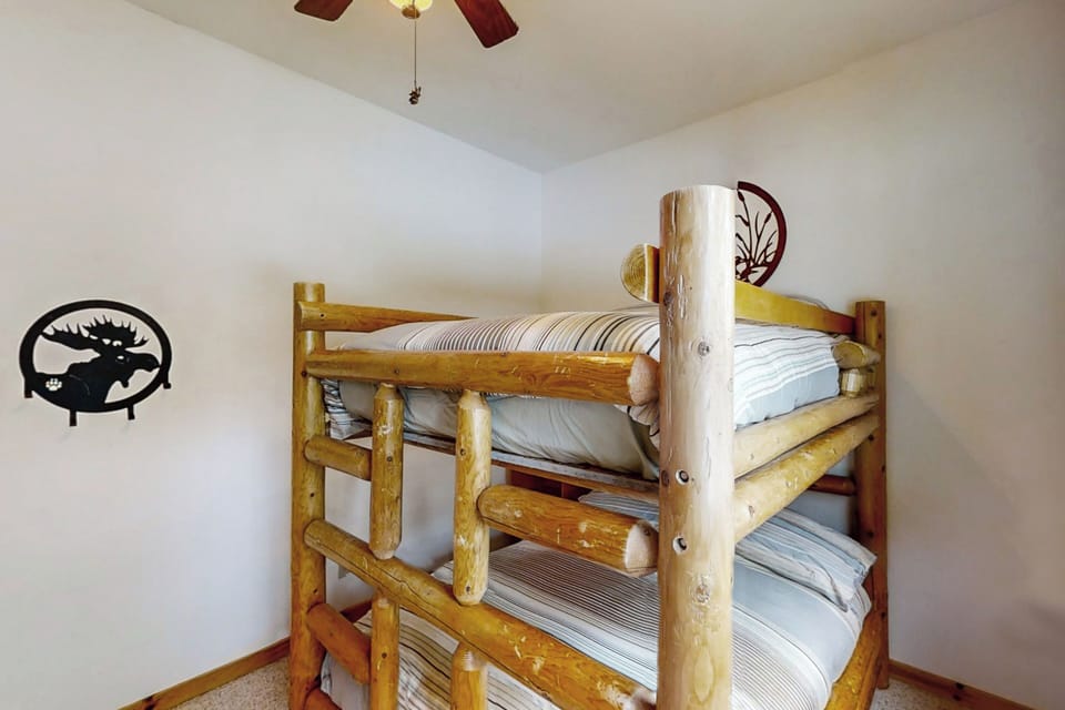 House (5 Bedrooms) | Interior