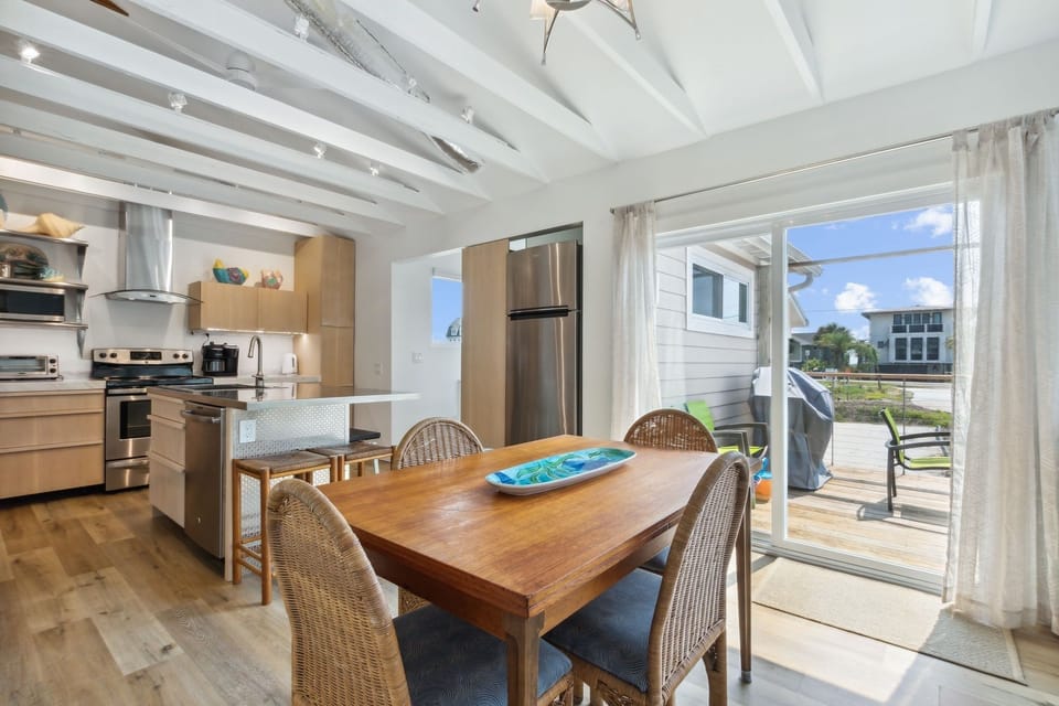 House, 5 Bedrooms | Dining