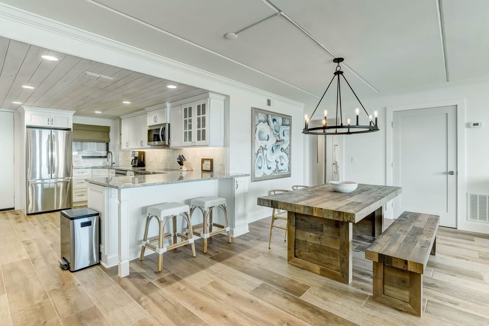 Condo, 3 Bedrooms | Private kitchen | Fridge, oven, coffee/tea maker, toaster