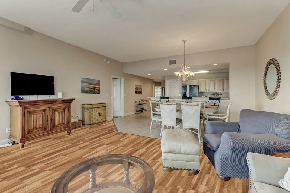 Condo, 3 Bedrooms | Living area | Smart TV
