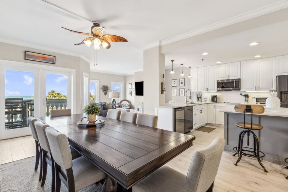 Condo, 3 Bedrooms | Dining