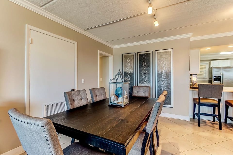 Condo, 3 Bedrooms | Dining