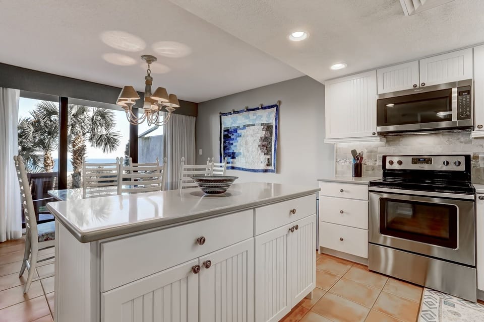 Condo, 2 Bedrooms | Private kitchen | Coffee/tea maker, fridge, oven, toaster