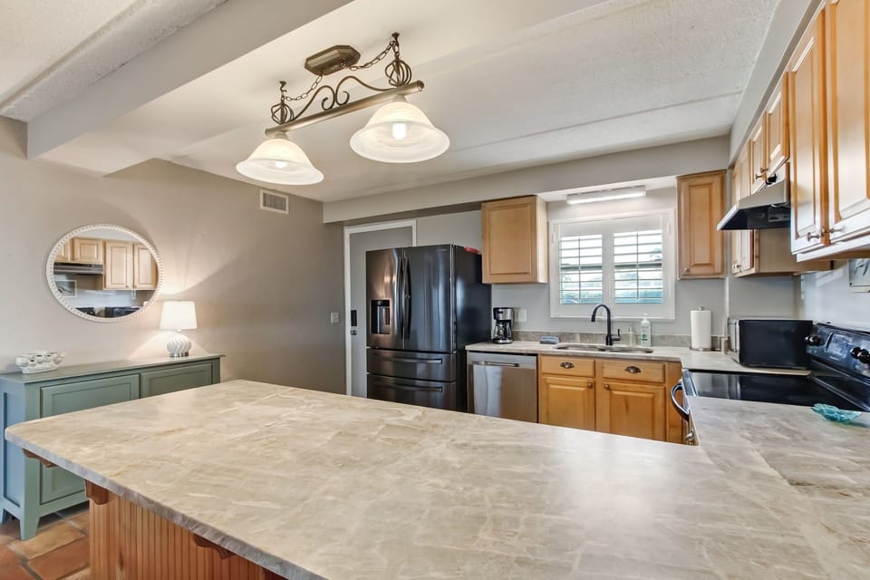 Condo, 2 Bedrooms | Private kitchen | Fridge, oven, coffee/tea maker, toaster