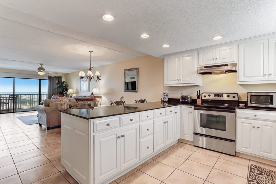 Condo, 2 Bedrooms | Interior