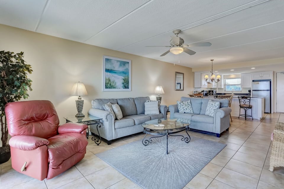 Condo, 2 Bedrooms | Living area | Smart TV