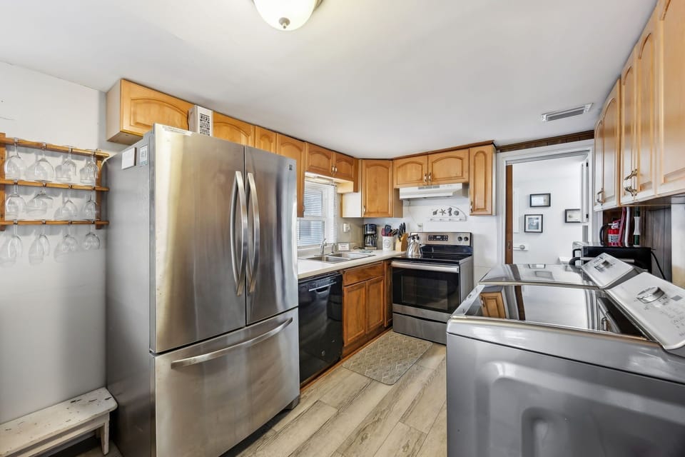 Duplex, 2 Bedrooms | Private kitchen | Fridge, oven, coffee/tea maker, toaster
