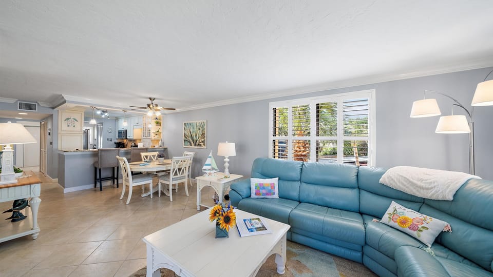 Condo, 2 Bedrooms | Living area | Smart TV