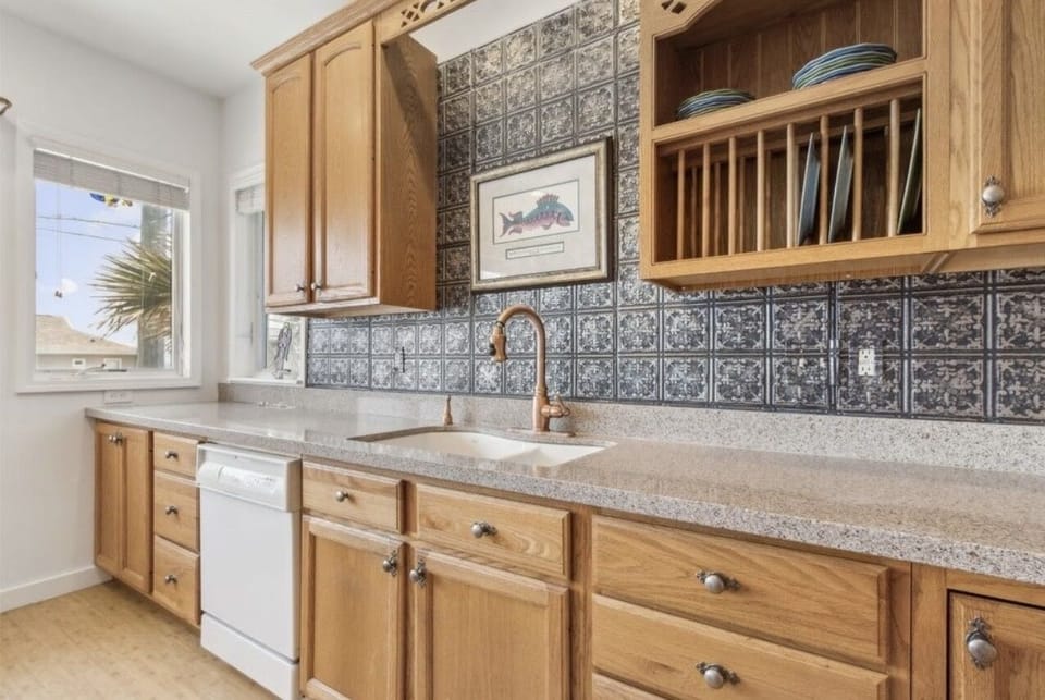 House, 3 Bedrooms | Private kitchen | Coffee/tea maker, fridge, oven, toaster
