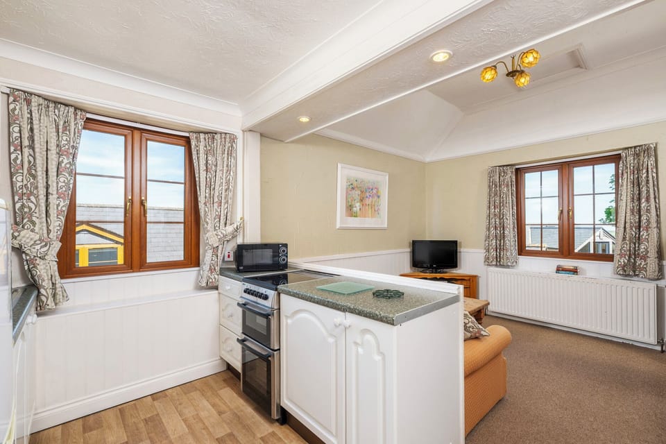 Cottage | Private kitchen | Cookware/dishes/utensils