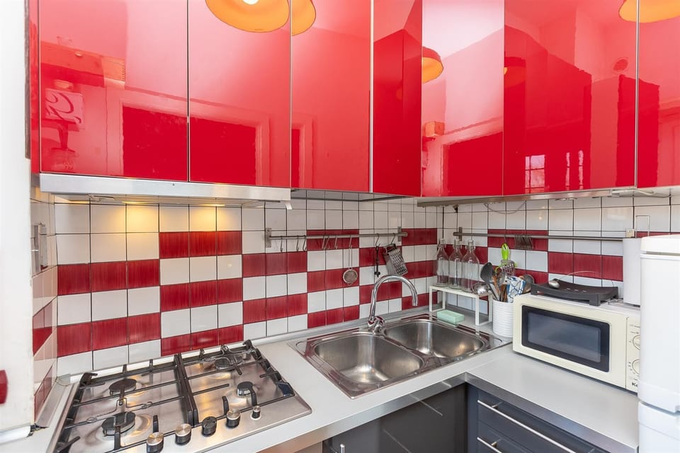 Apartment | Private kitchen | Microwave, dishwasher, espresso maker, coffee/tea maker