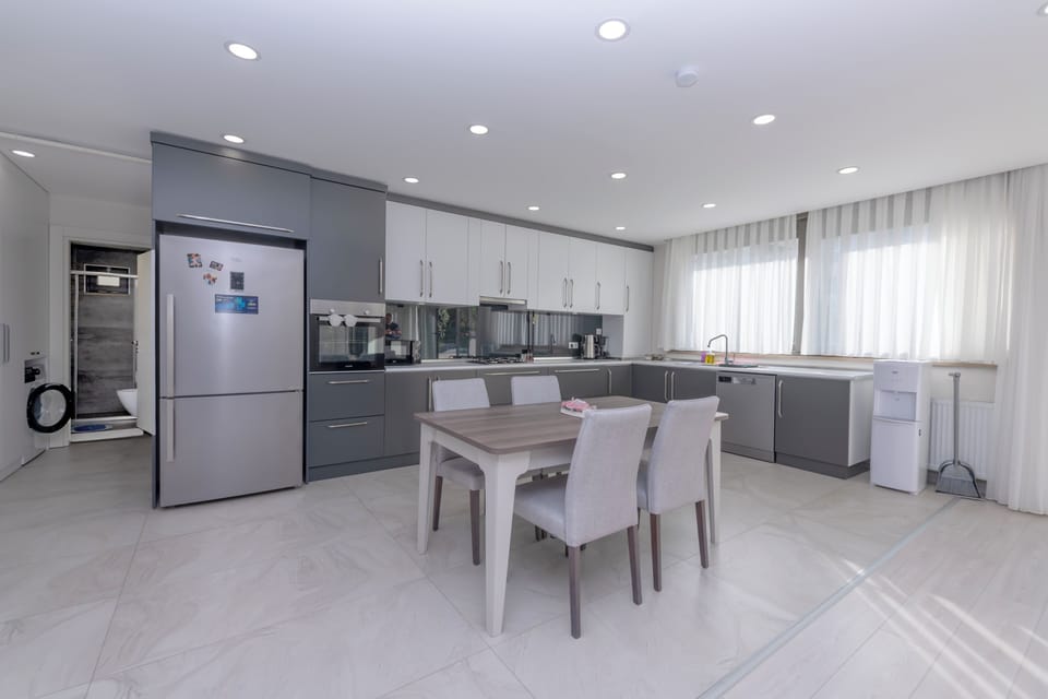 Deluxe Apartment, 2 Bedrooms, 2 Bathrooms, Ground Floor | Living area | 43-inch TV with satellite channels