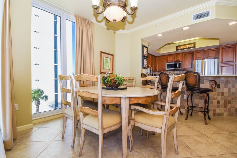 Silver Beach Towers West 306 - Open Dining Area