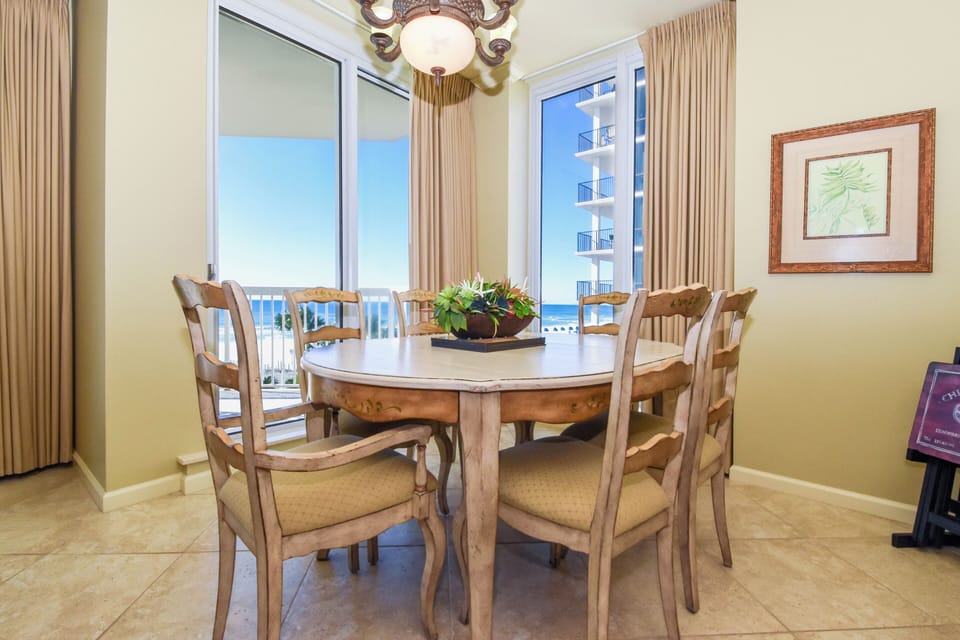 Silver Beach Towers West 306 - Dining Area