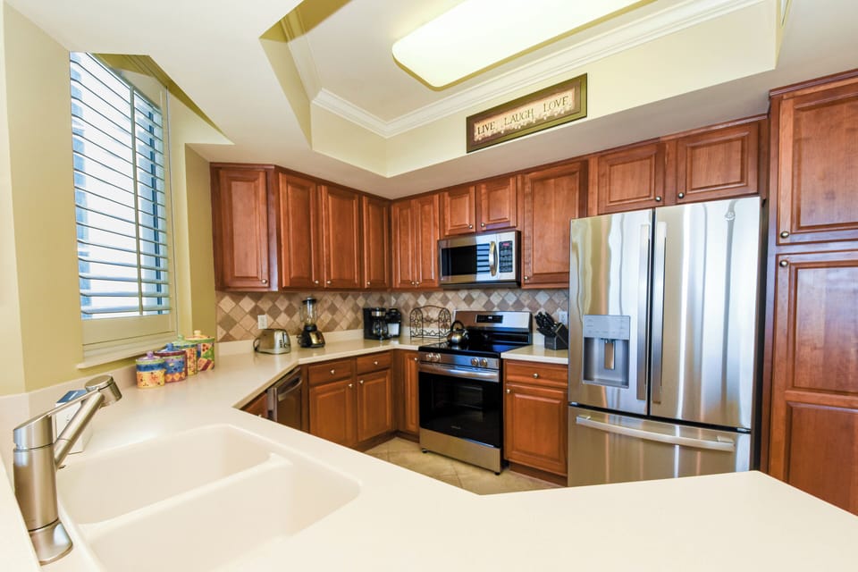 Silver Beach Towers West 306 - Fully Equipped Kitchen