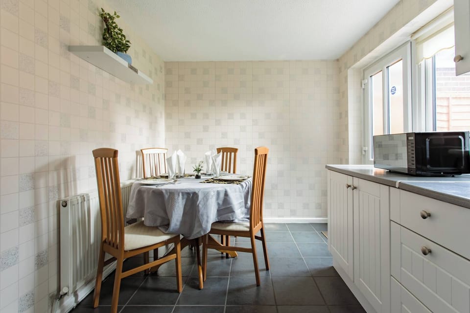 House, 2 Bedrooms, Balcony | Dining room