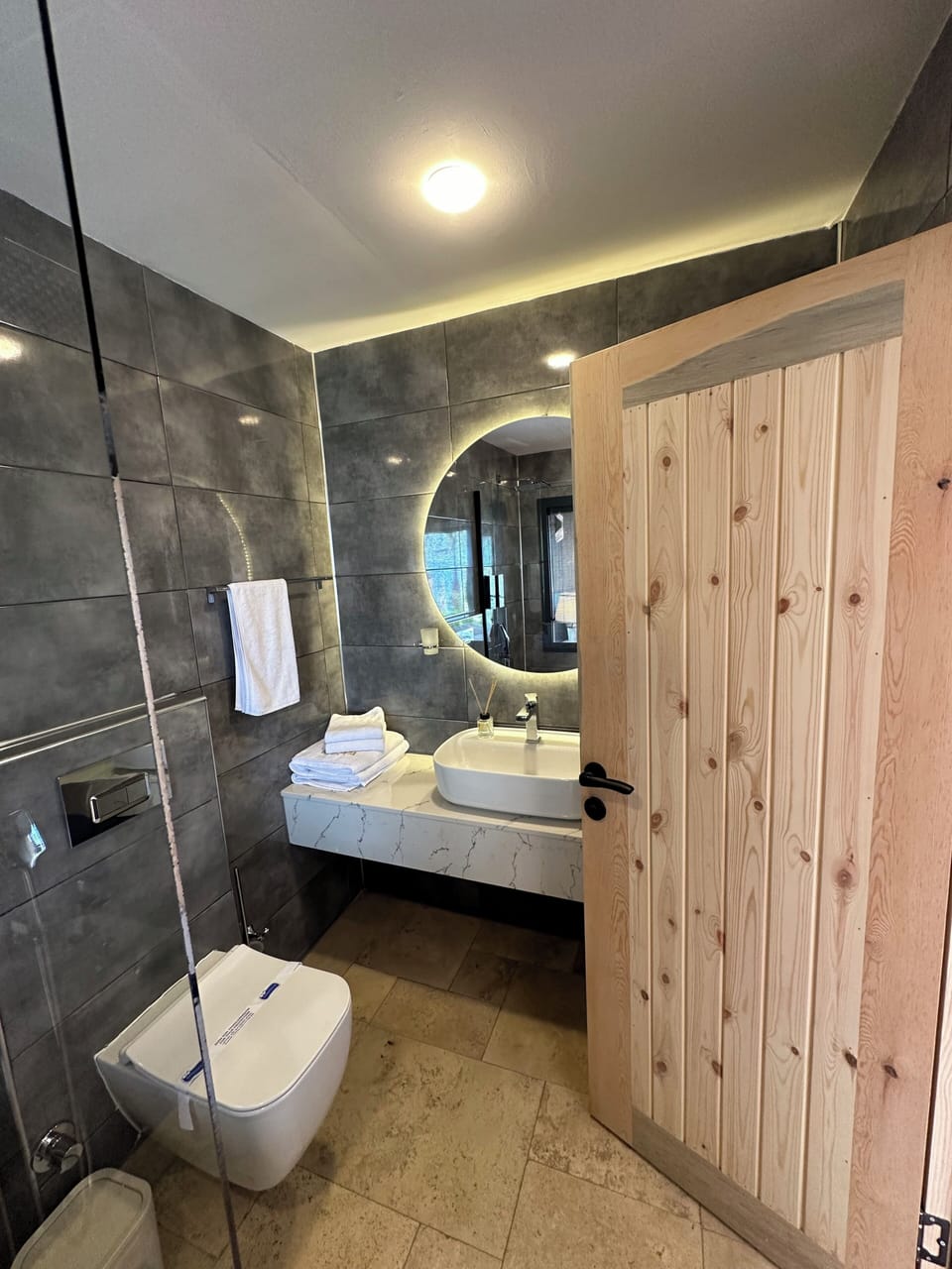 Deluxe Bungalow, Sea View, Sea Facing | Bathroom | Shower, free toiletries, hair dryer, towels