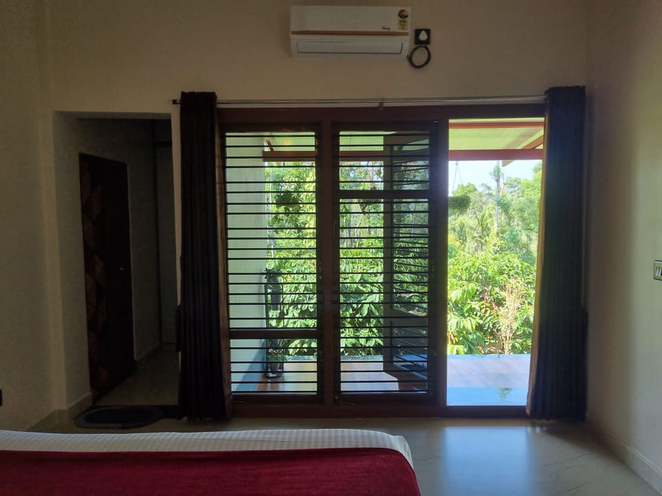 Deluxe Double Room, Balcony, Garden View | Free WiFi