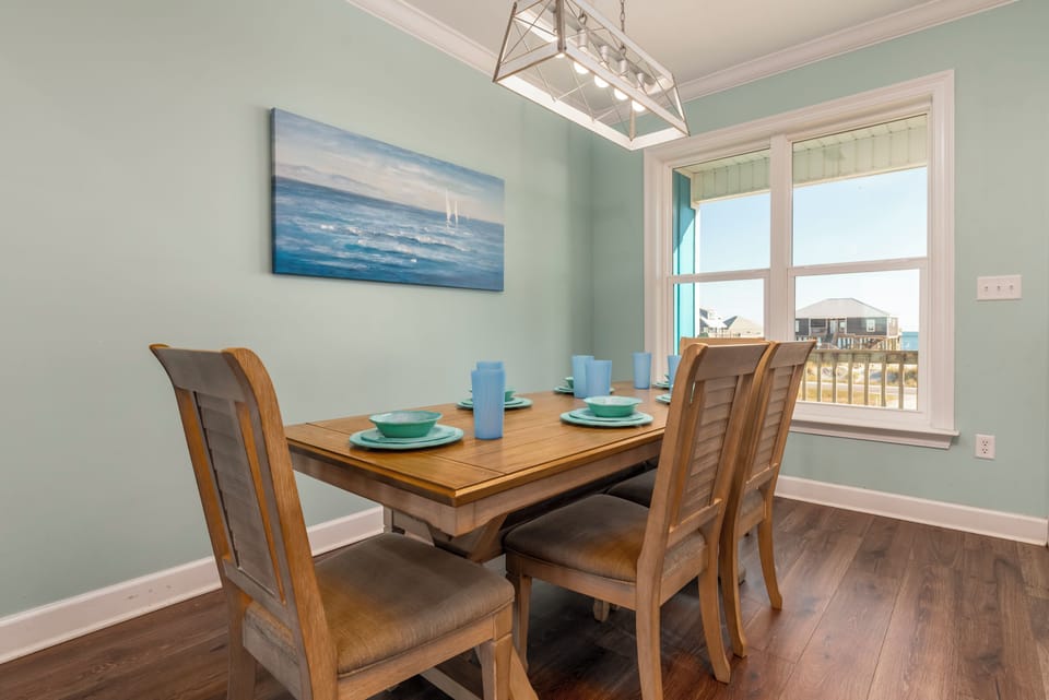 Slice of Heaven Dinning Table