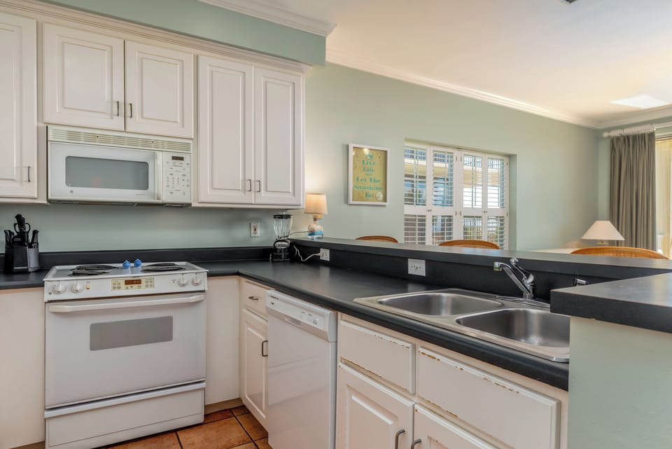 Dauphin Luv Unit A Kitchen