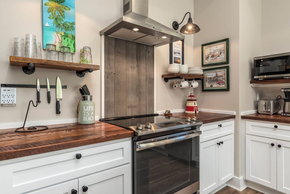 Bienville Bungalow Kitchen Stove