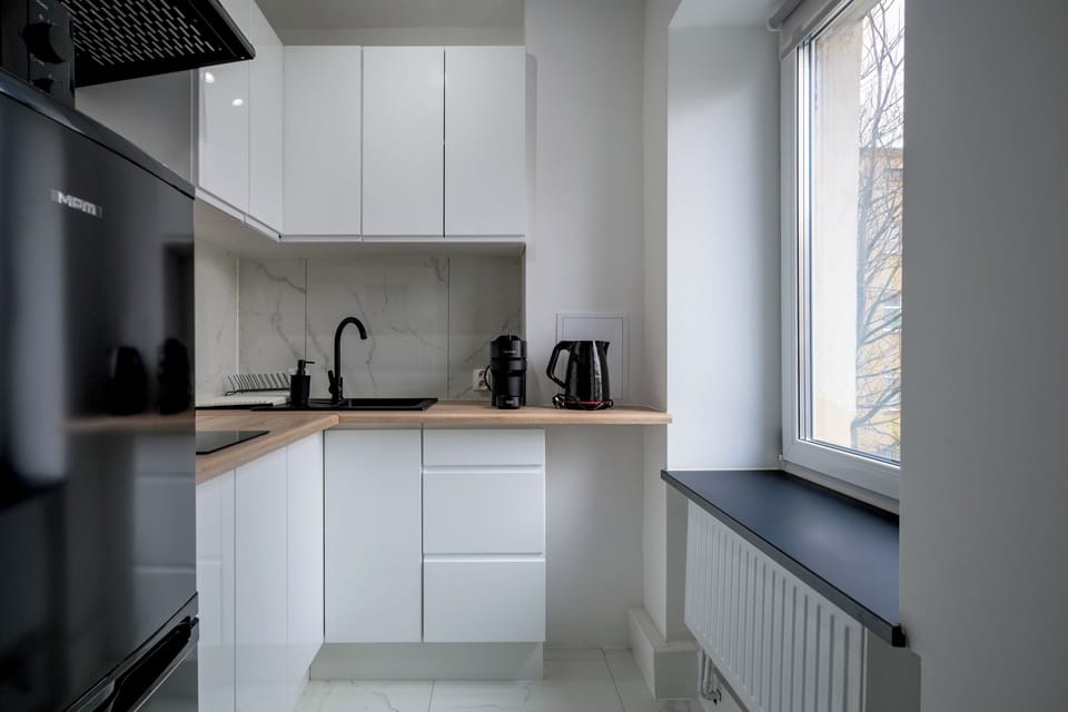 Studio | Private kitchenette | Coffee/tea maker, electric kettle