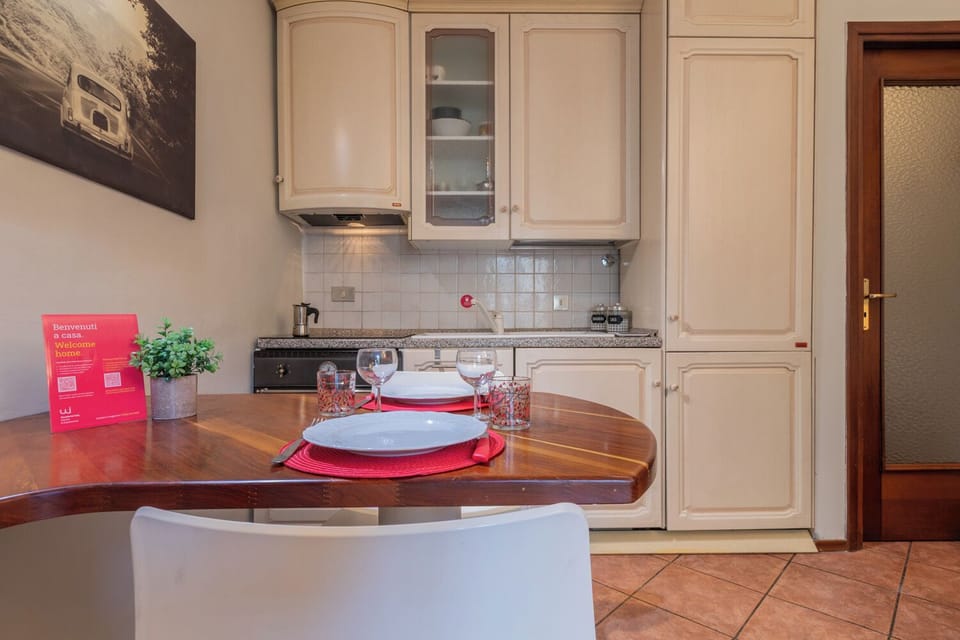 Basic Apartment, Balcony | Private kitchen | Electric kettle