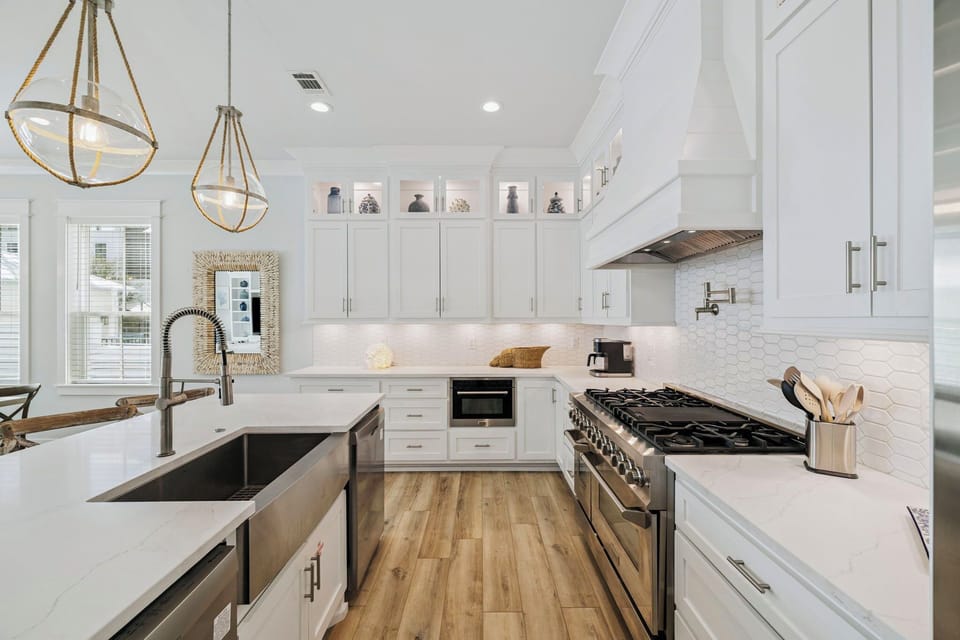 Fully Equipped with Stainless Steel Appliances