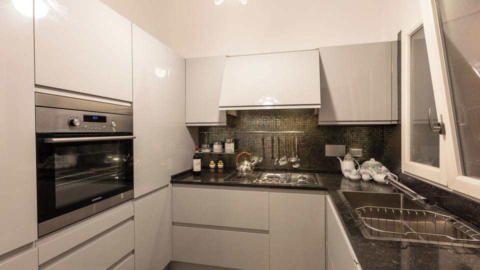 Apartment | Private kitchen | Microwave, dishwasher, espresso maker, coffee/tea maker