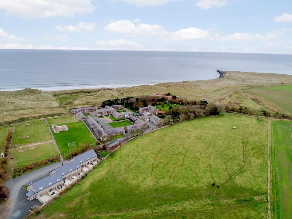 These lodges are right by the sea!