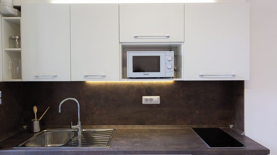 Apartment | Private kitchen | Microwave, dishwasher, espresso maker, coffee/tea maker