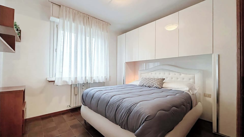 Camera con letto matrimoniale