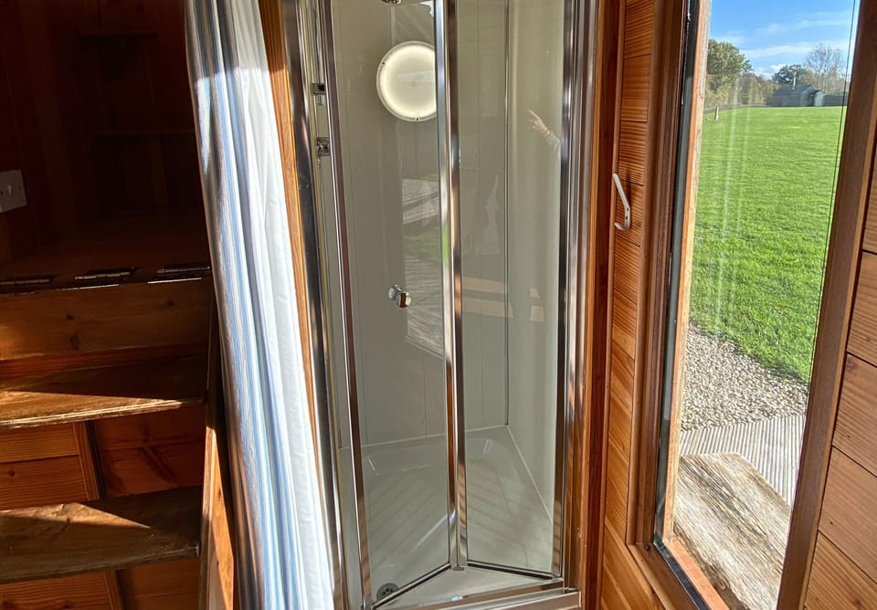 Private shower room