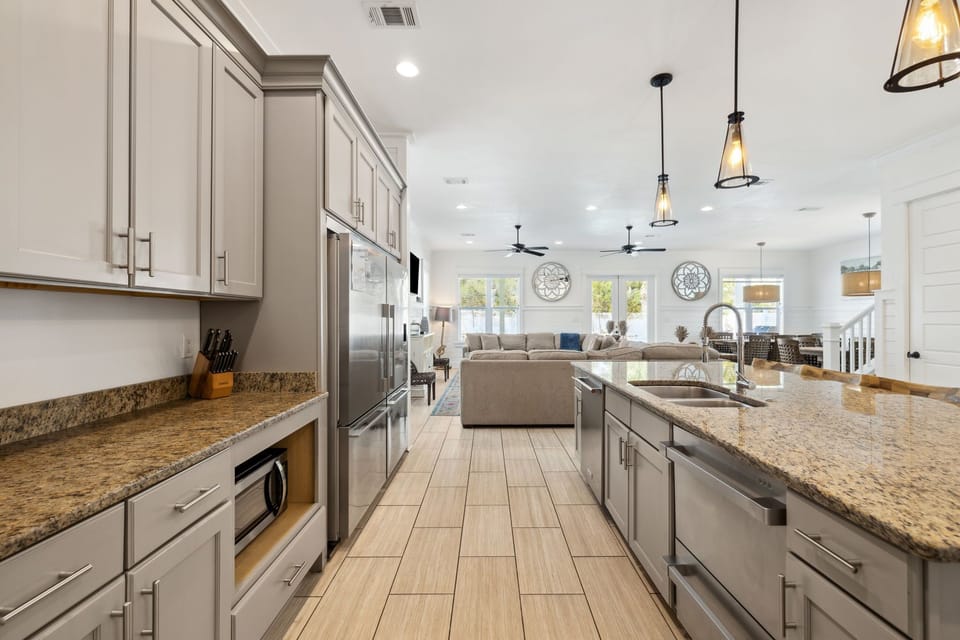 Large Chef's Kitchen with TWO full size refrigerators & dedicated ice maker