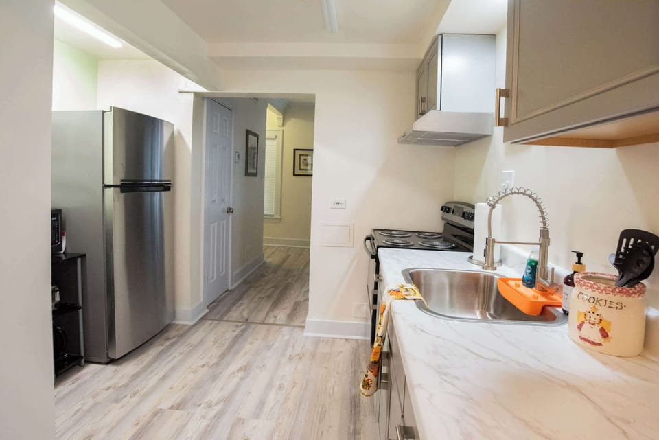 Full kitchen