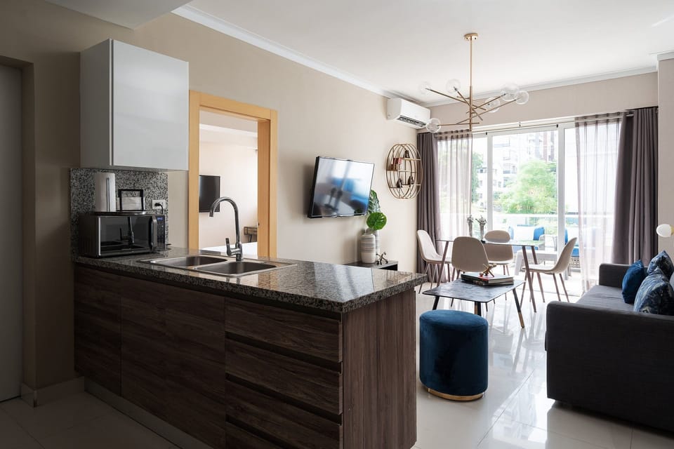Luxury Apartment, City View | Interior