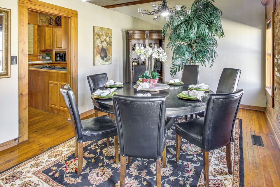 Dining Area | Dishware/Flatware