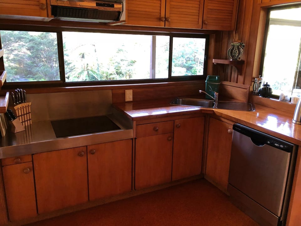 Design Chalet, 2 Bedrooms, Park View | Private kitchen | Fridge, microwave, stovetop, coffee/tea maker