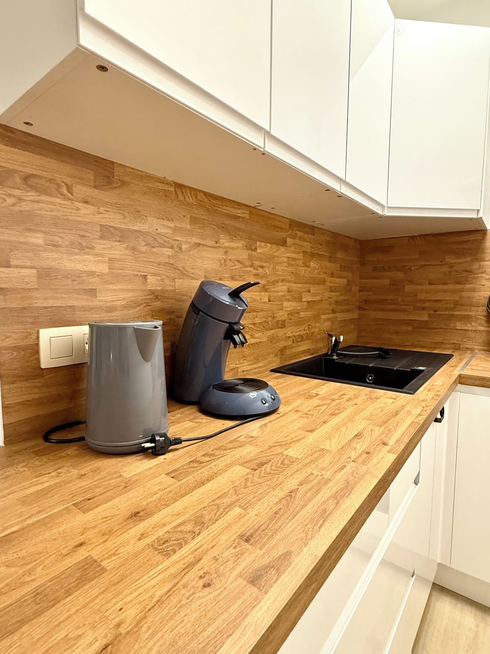 Electric kettle, toaster