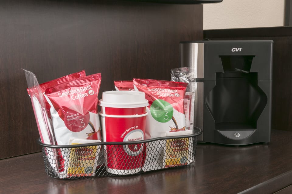 1 bedroom, desk, iron/ironing board, free cribs/infant beds