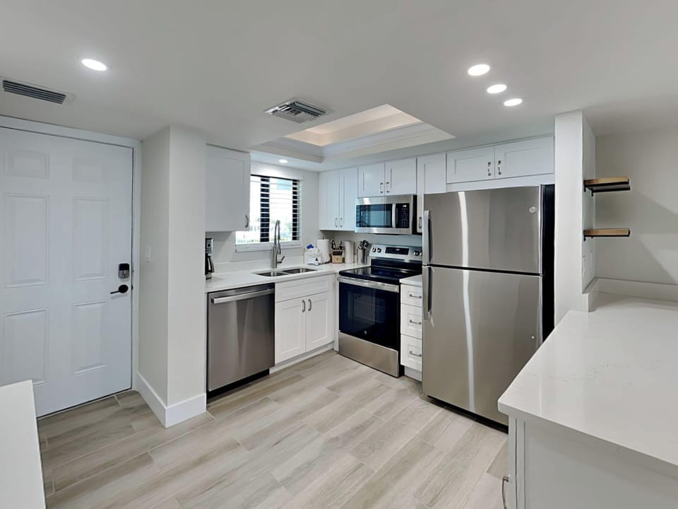 Condo (2 Bedrooms) | Property amenity