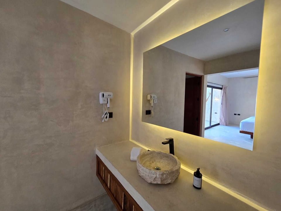 Deluxe Double Room, 2 Queen Beds, Balcony | Bathroom | Shower, towels, soap, shampoo