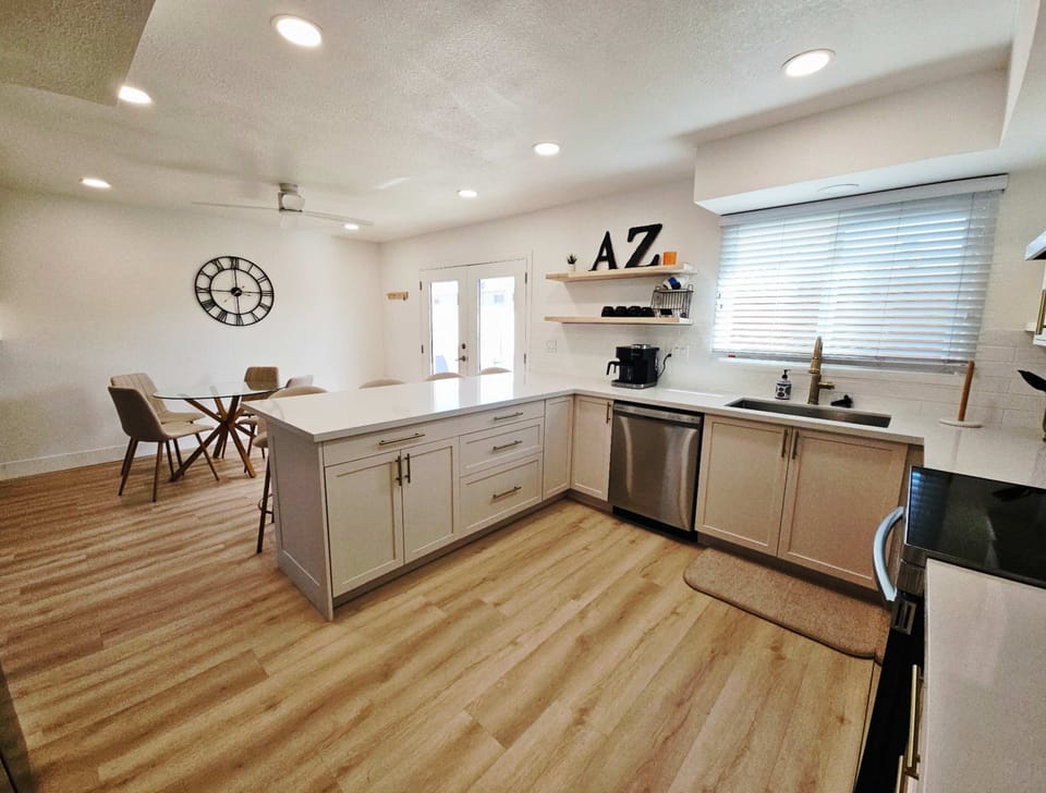 Condo, Multiple Beds, Patio, Garden View (Osborn Oasis) | Private kitchen