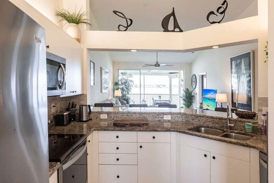 Views from the kitchen into the living area.