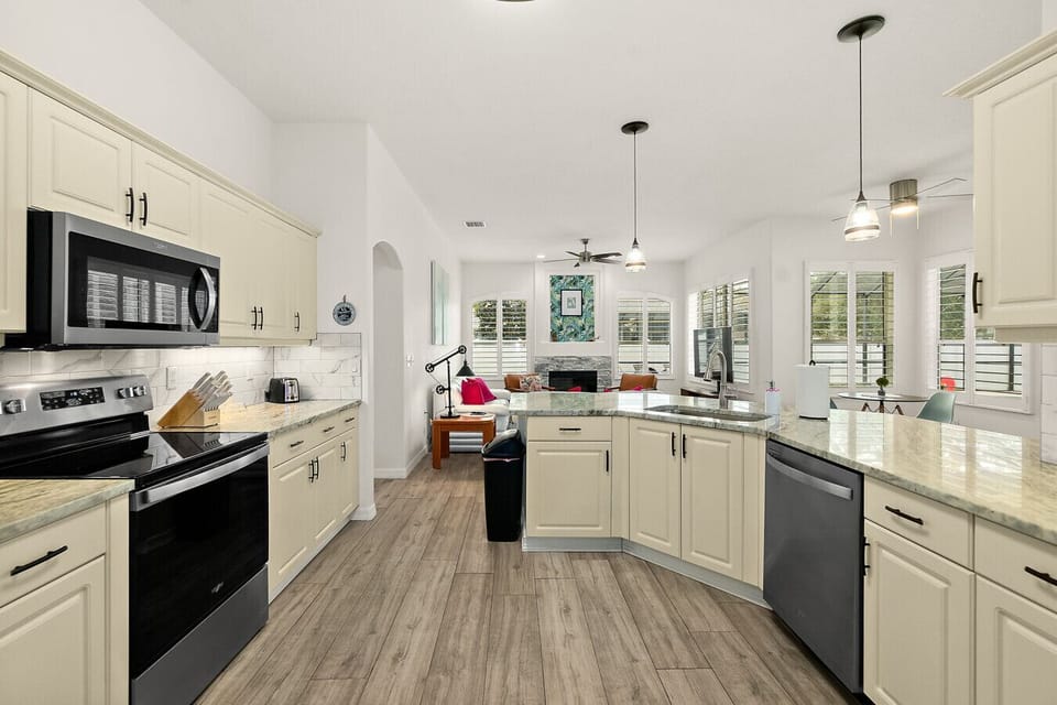 Well-equipped kitchen ideal for cooking meals together