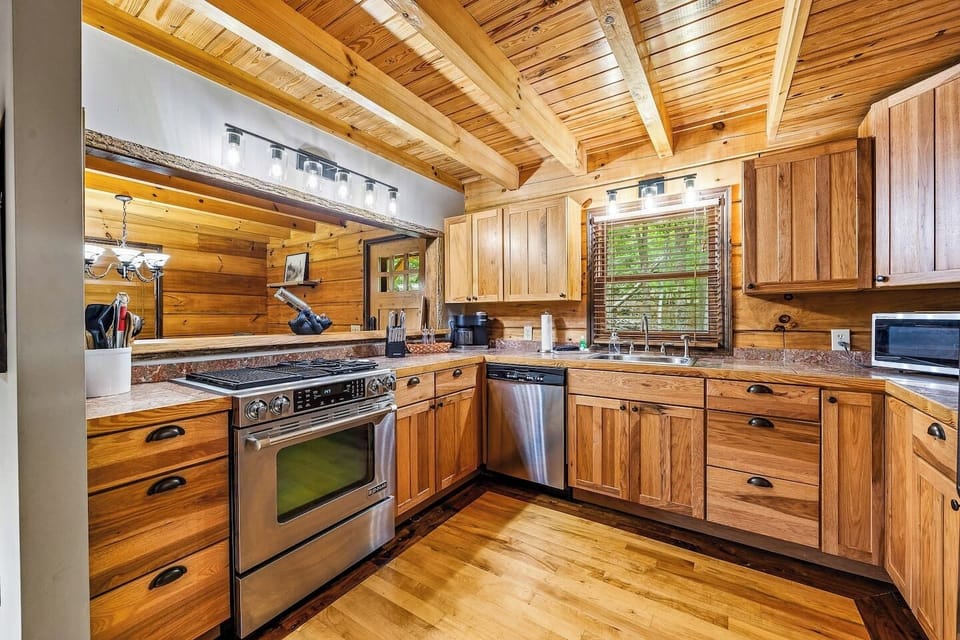 Fully stocked kitchen. All cooking and baking needs are provided in the well stocked kitchen 