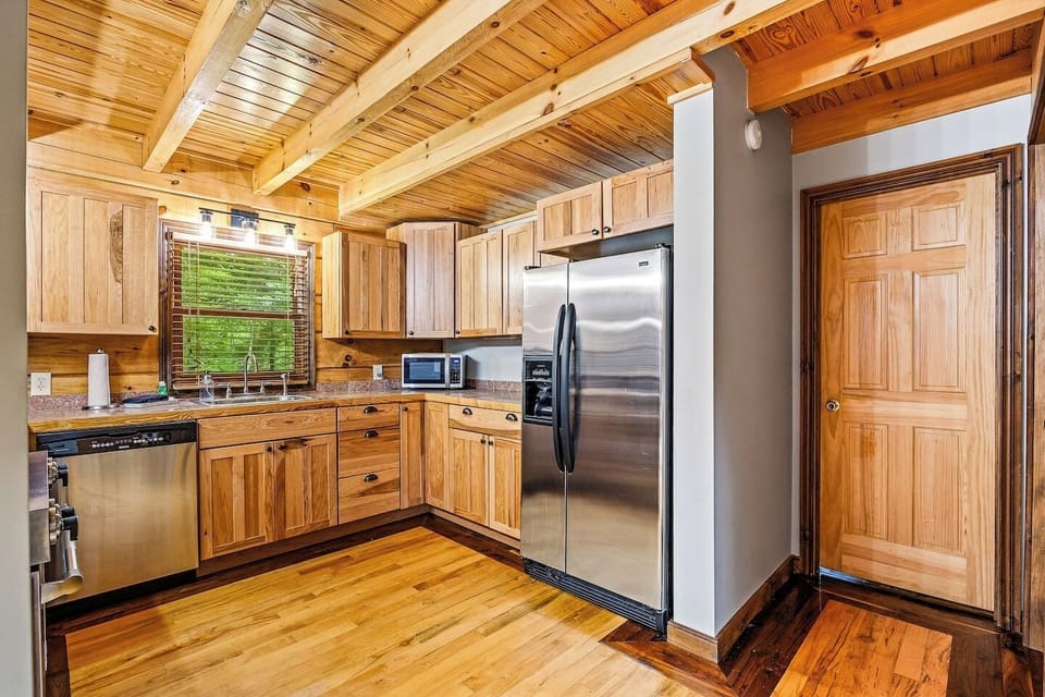 Fully stocked kitchen. All cooking and baking needs are provided in the well stocked kitchen 