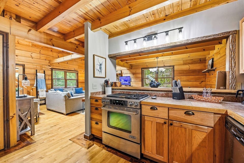 Fully stocked kitchen. All cooking and baking needs are provided in the well stocked kitchen 