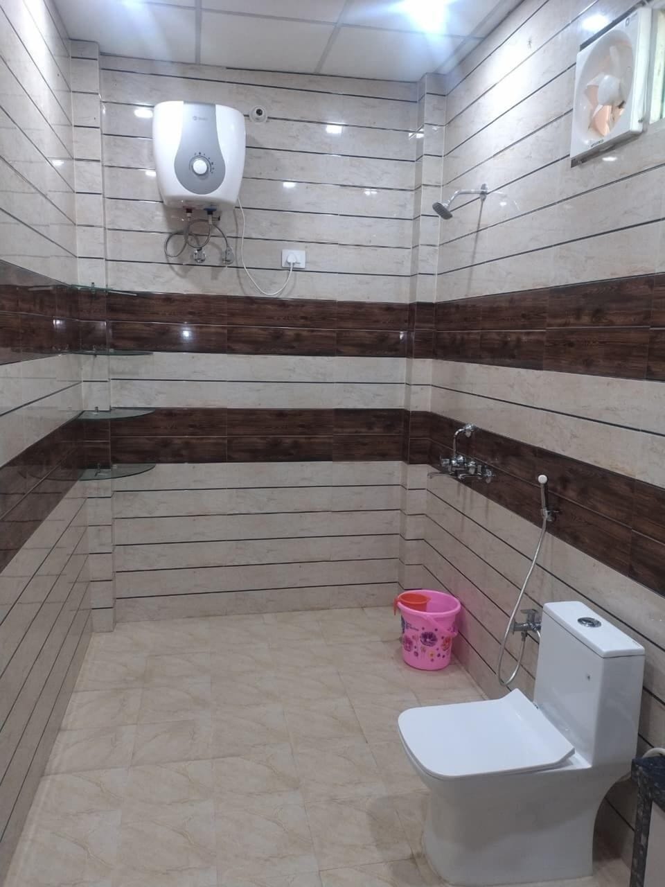 Shower, towels, soap, shampoo