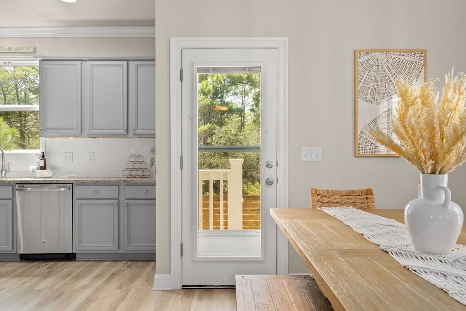 Kitchen / Dining